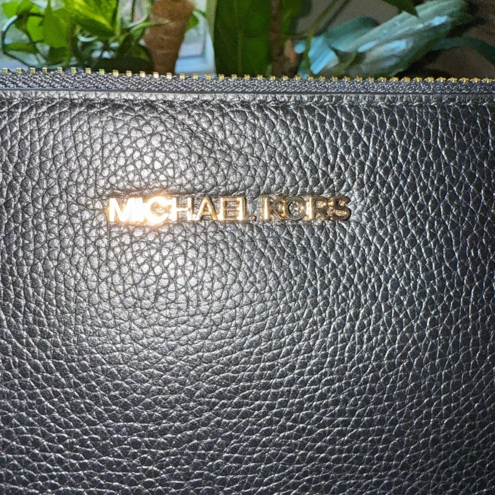 Michael Kors Nwt $158 Black Pebbled Leather Men's Clutch
